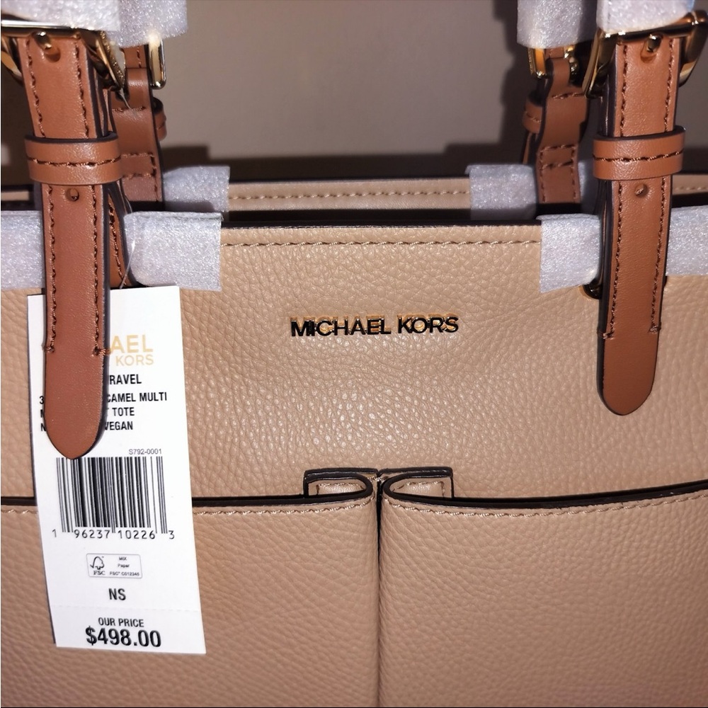 NWT, Michael Kors Jet Set Tote in Pebble Grain Leather - Picture 4 of 10